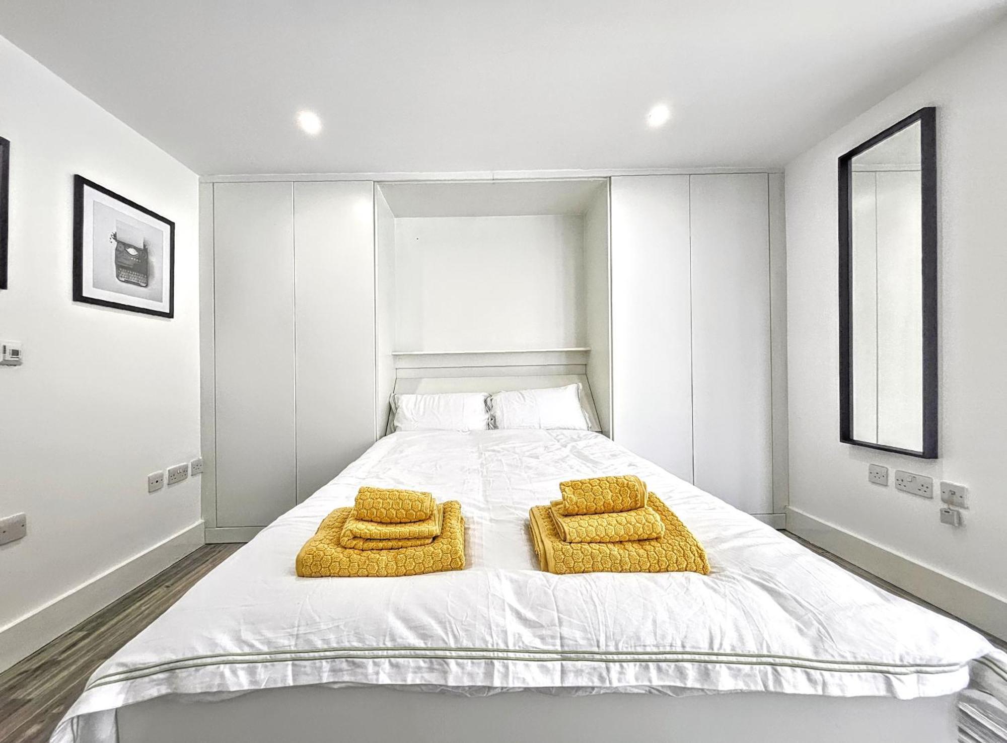 City Waterside, Old Street, Angel, Entire Private Apartment ロンドン エクステリア 写真